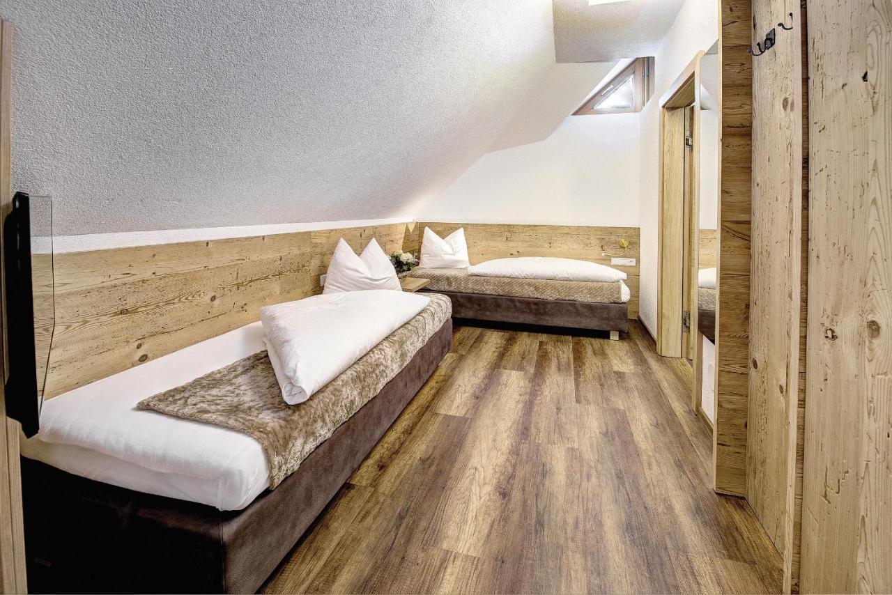 Hotel Ferienglueck イシュグル エクステリア 写真