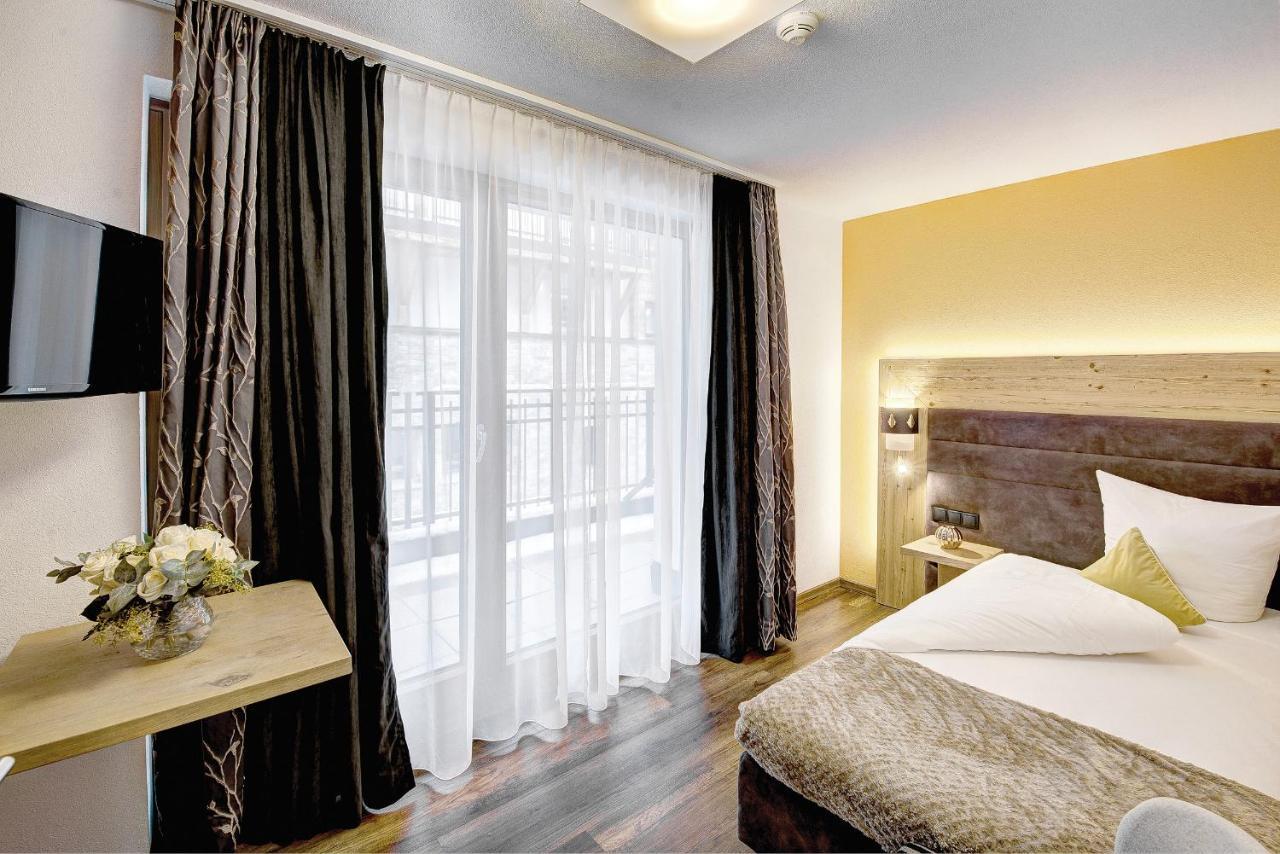 Hotel Ferienglueck イシュグル エクステリア 写真