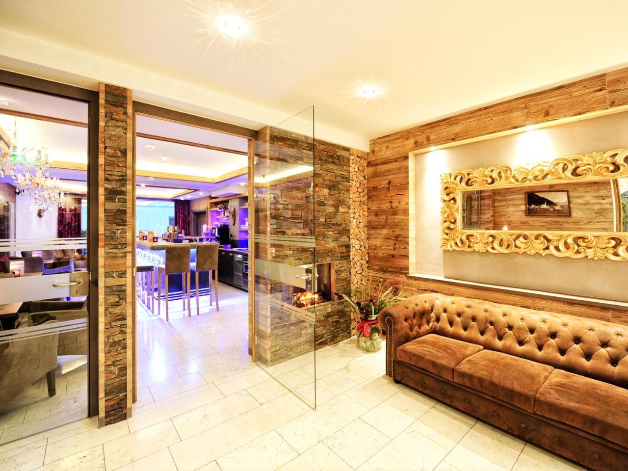 Hotel Ferienglueck イシュグル エクステリア 写真